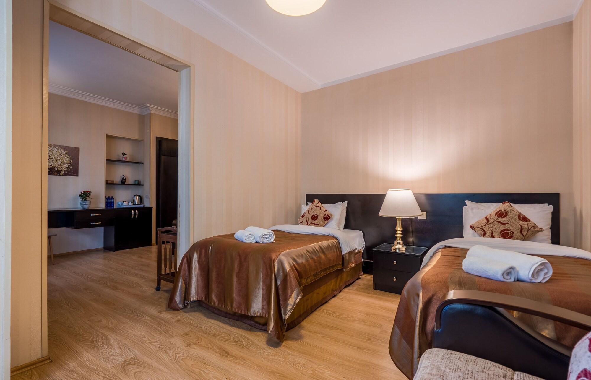 Iliani Hotel Тбілісі Екстер'єр фото