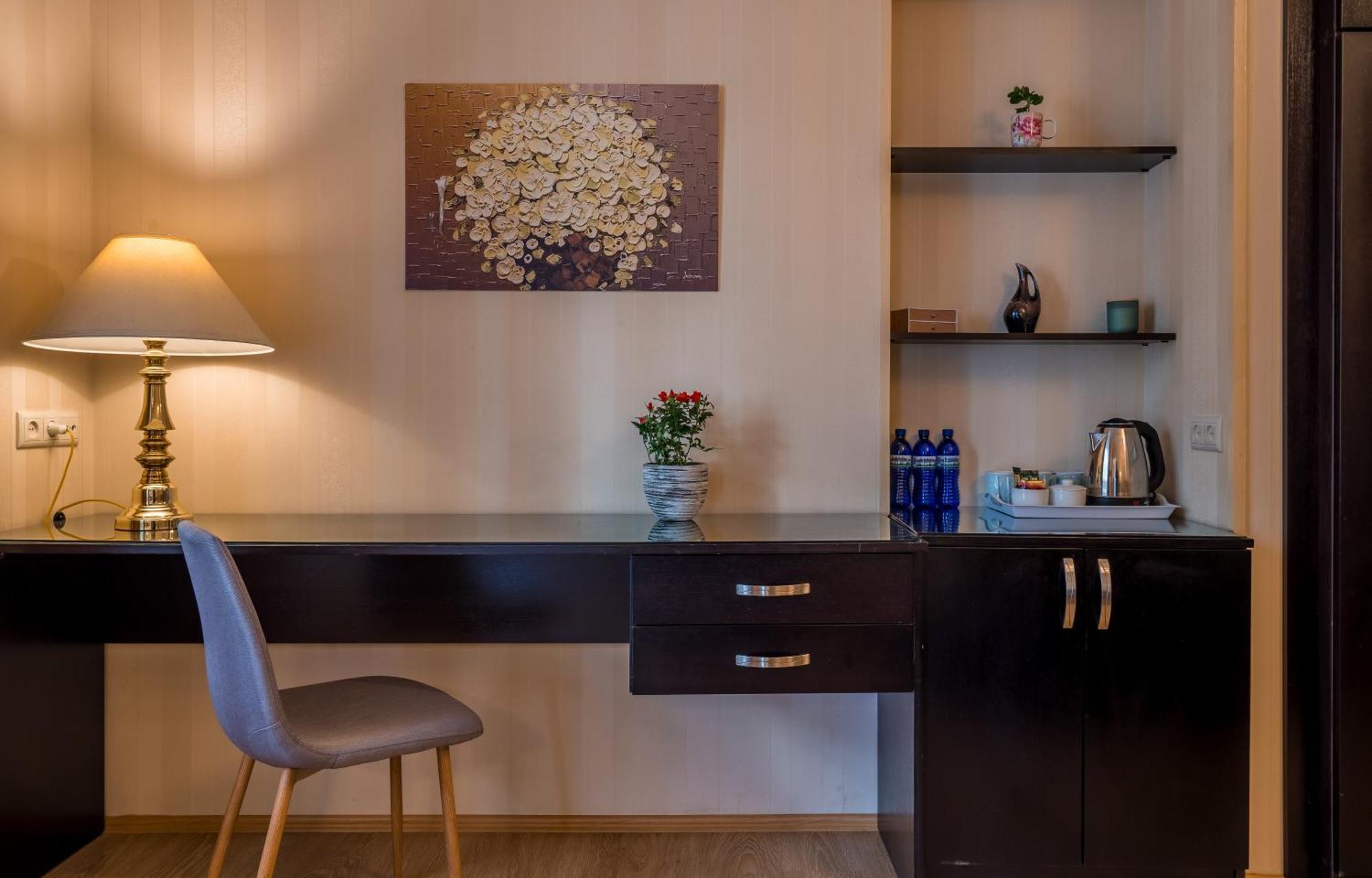 Iliani Hotel Тбілісі Екстер'єр фото