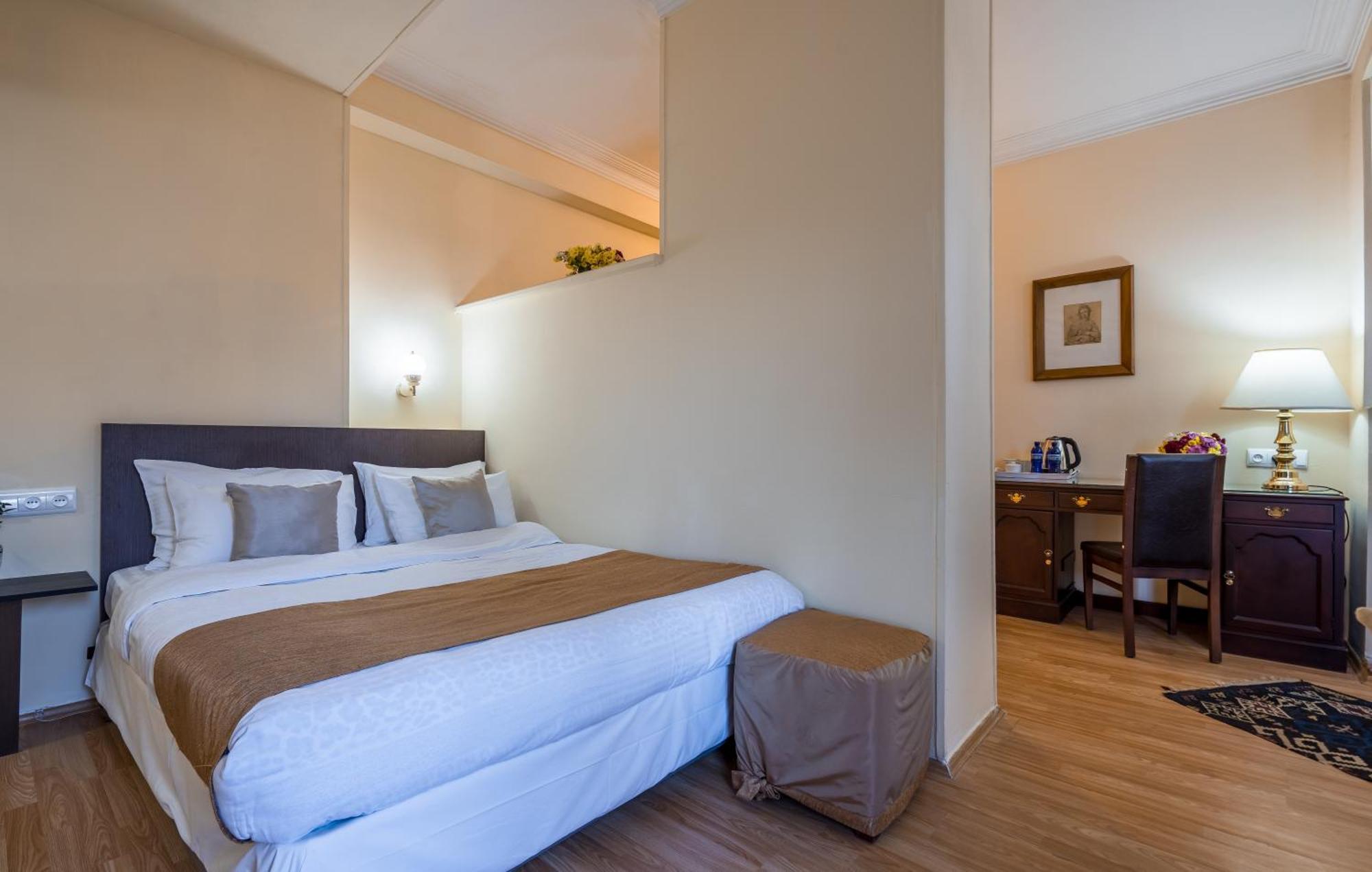 Iliani Hotel Тбілісі Екстер'єр фото