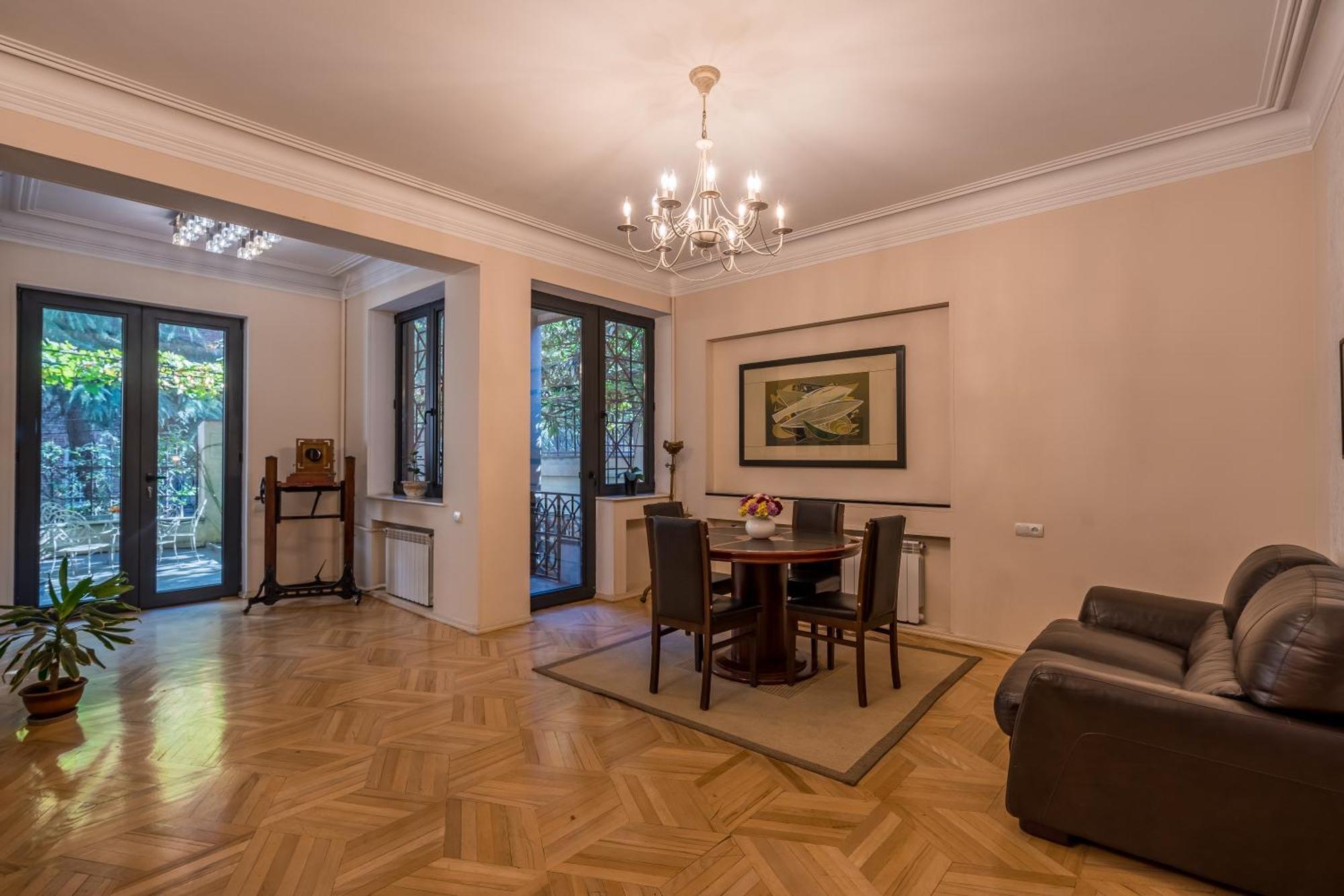 Iliani Hotel Тбілісі Екстер'єр фото